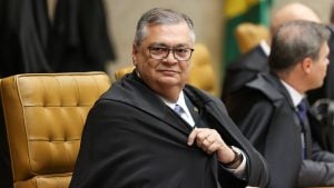 Flávio Dino reverte afastamento da cúpula da Polícia Federal e aponta risco às investigações do caso ‘Dark Horse’;