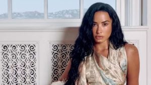 Nova fase: Demi Lovato destaca sua jornada de autocuidado e afirma que a prioridade atual é a própria felicidade