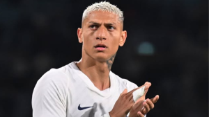 Entenda o motivo do desgaste entre Tottenham e Richarlison, alvo do Vasco