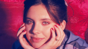 Flor Gil estreia como protagonista no musical ‘Confissões de Adolescente’
