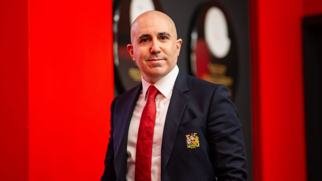 Manchester United anuncia prejuízo financeiro na última temporada