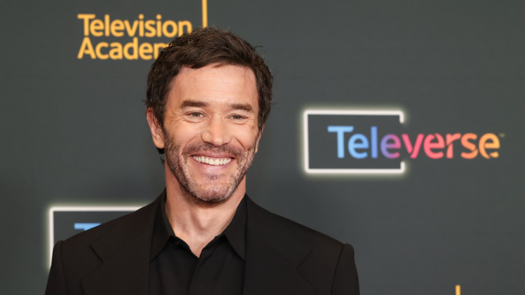 Emmy 2026: Tom Pelphrey vence Melhor Ator Coadjuvante em Série de Drama