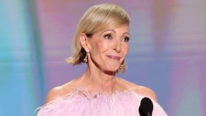 Emmy Awards 2026: Allison Janney vence como Melhor Atriz Coadjuvante em Série de Drama