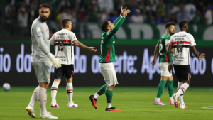 Palmeiras vence o São Paulo e volta à liderança provisoriamente
