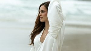 Bruna Biancardi faz ensaio na praia e exibe barrigão da terceira gravidez