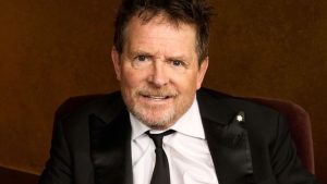 Michael J. Fox emociona no Emmy 2026 ao receber prêmio e falar sobre diagnóstico de Parkinson