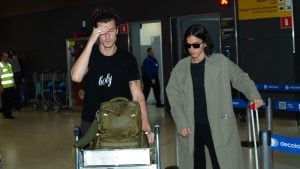 Bruna Marquezine e Shawn Mendes retornam ao Brasil após viagem a Milão