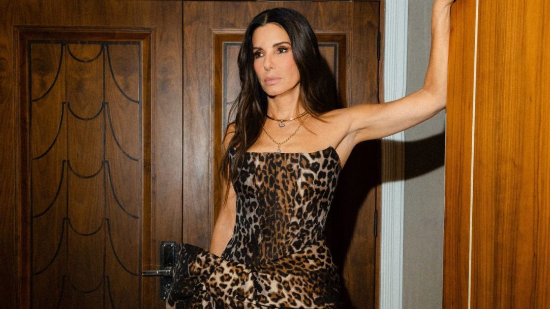Sandra Bullock revela condição inusitada da filha para que volte a namorar