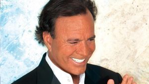 Julio Iglesias enfrenta novas denúncias de agressão sexual
