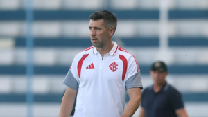 Internacional trabalha em busca de substituto para Pezzolano