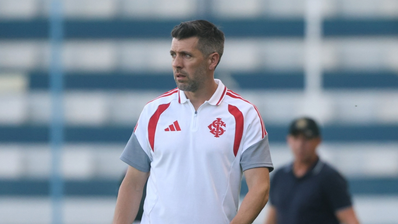 Internacional trabalha em busca de substituto para Pezzolano