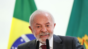 Lula avalia aplicar reciprocidade aos EUA caso não haja negociação do tarifaço