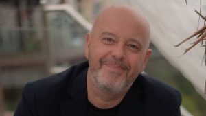 Colegas comemoram retorno de Alex Escobar à redação do Globo Esporte