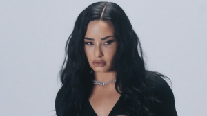 Demi Lovato celebra aceitação do próprio corpo: ‘Finalmente, aceitei como ele é’