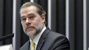 Dias Toffoli se declara suspeito e não votará em julgamento sobre Moraes