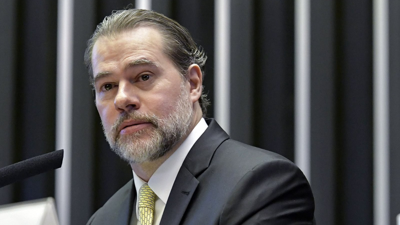 Dias Toffoli se declara suspeito e não votará em julgamento sobre Moraes