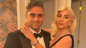 Lady Gaga e Michael Polansky aumentam a família e dão boas-vindas a uma menina, diz site