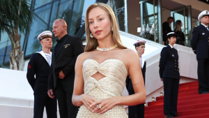 Namorada de Mbappé, Ester Expósito reage a “boatos absurdos” sobre o casal: “O objetivo é machucar”