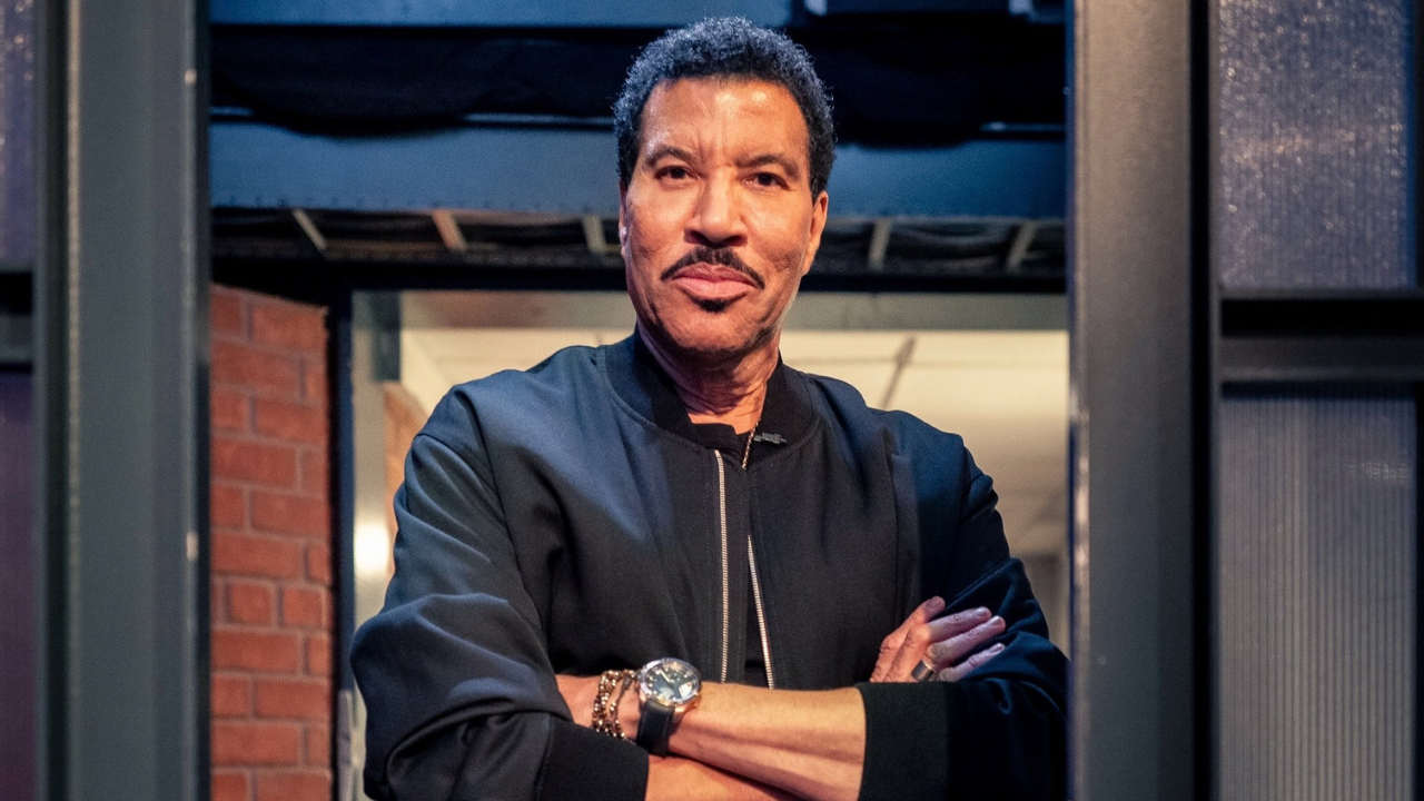Lionel Richie é internado novamente para procedimento cardíaco e cancela shows