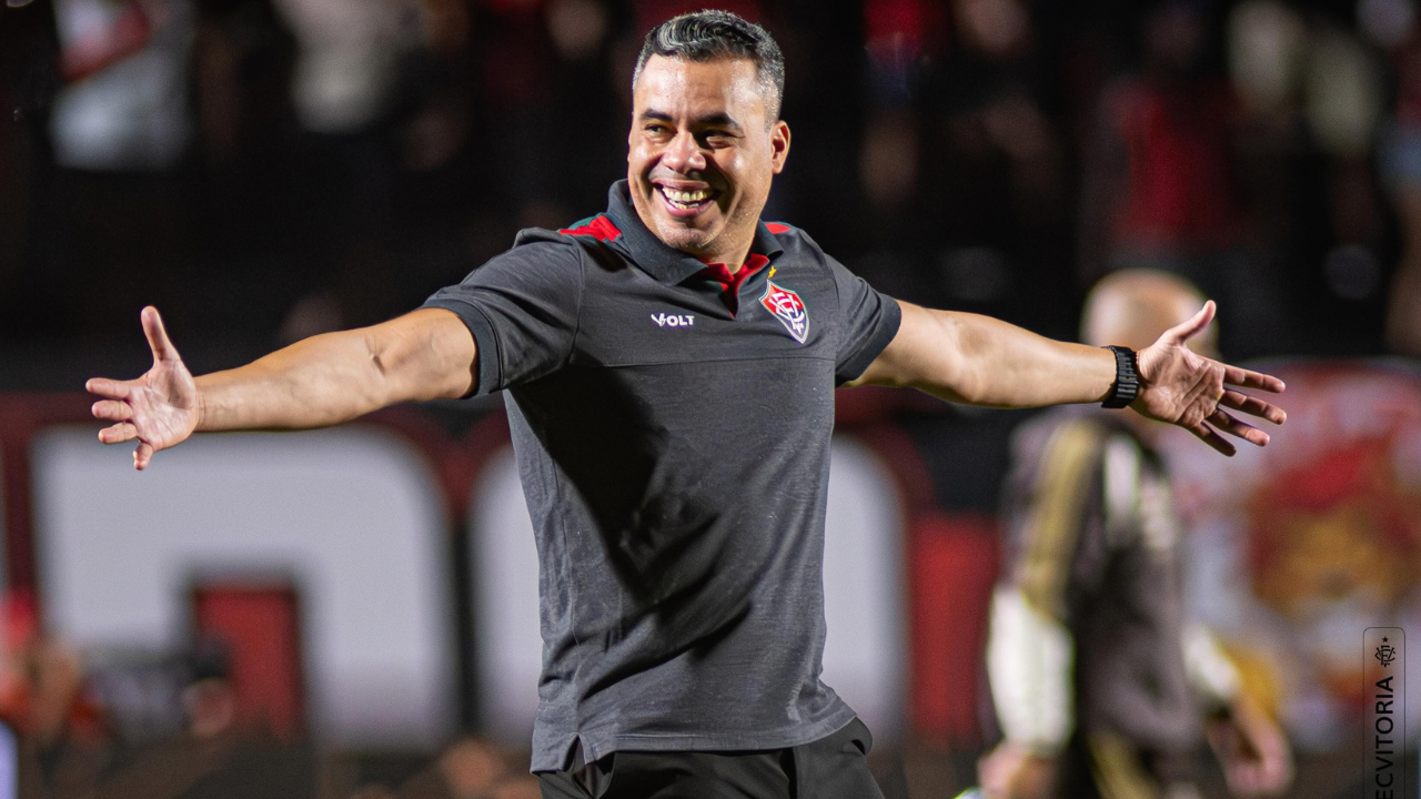 Internacional procura Jair Ventura que recusa e se mantém no Vitória