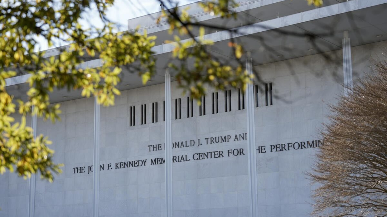 Donald Trump determina fechamento do tradicional Kennedy Center após bloqueio judicial