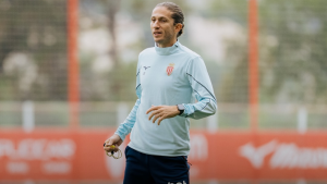 Filipe Luís é elogiado por jornal por trabalho como técnico