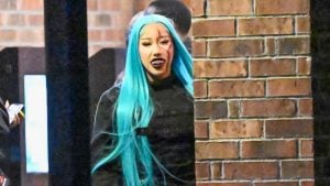 North West surge com machucado assustador no rosto e choca a web