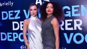 Recém-casada, Giulia Be rouba a cena com look ‘à la noiva’ em première ao lado de Any Gabrielly