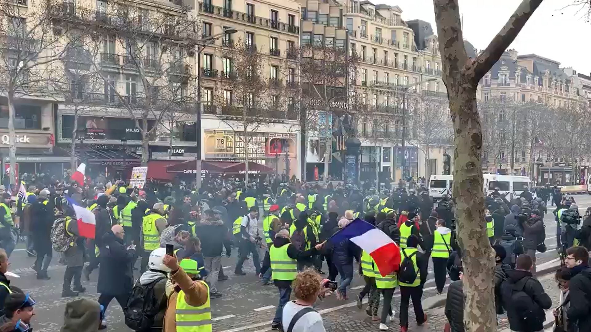 O que é o movimento dos “coletes amarelos” que inspira novos protestos na França