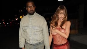 Bianca Censori ousa com look transparente e top de rede em noitada ao lado de Kanye West