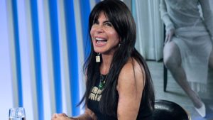 Gretchen exibe resultados e mostra o progresso de seu implante capilar