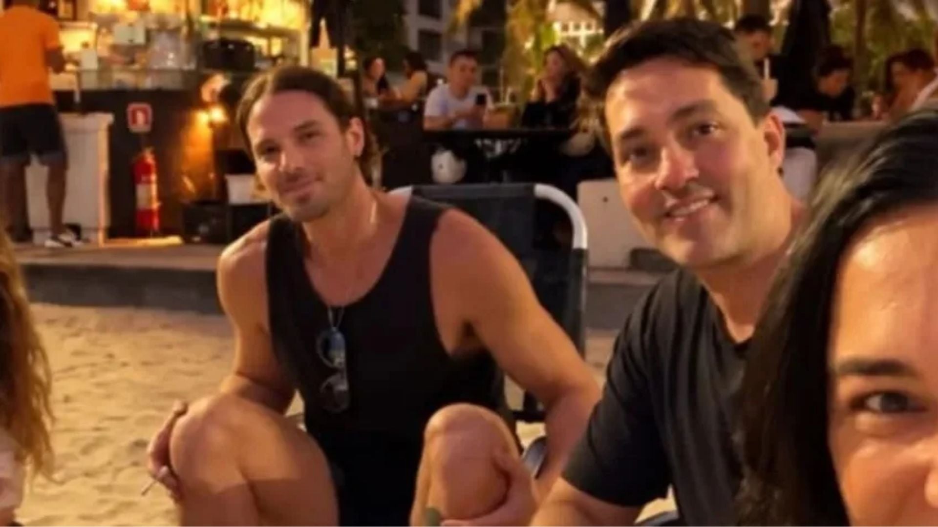 Jonatas Faro compartilha foto romântica com o namorado após revelar bissexualidade