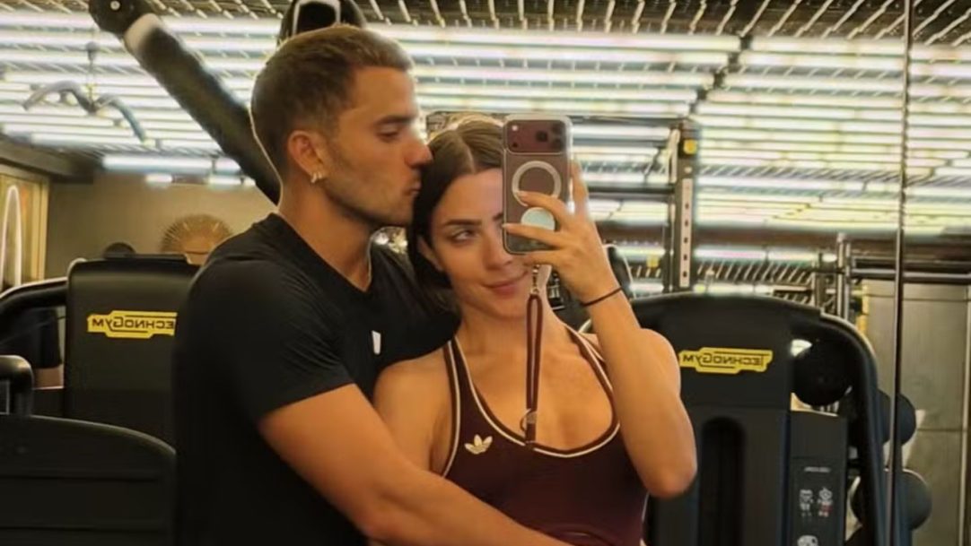 Durante treino, Jade Picon ganha companhia e beijinho carinhoso do namorado, André Lamoglia