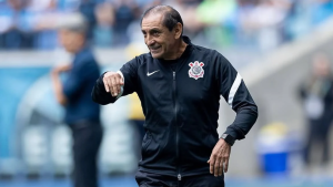 Ramón Díaz é o favorito para ser novo técnico do Corinthians