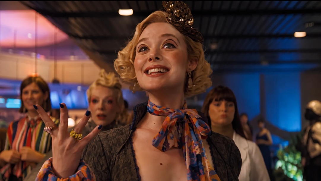 Jogos Vorazes reúne Elizabeth Banks e Elle Fanning como Effie