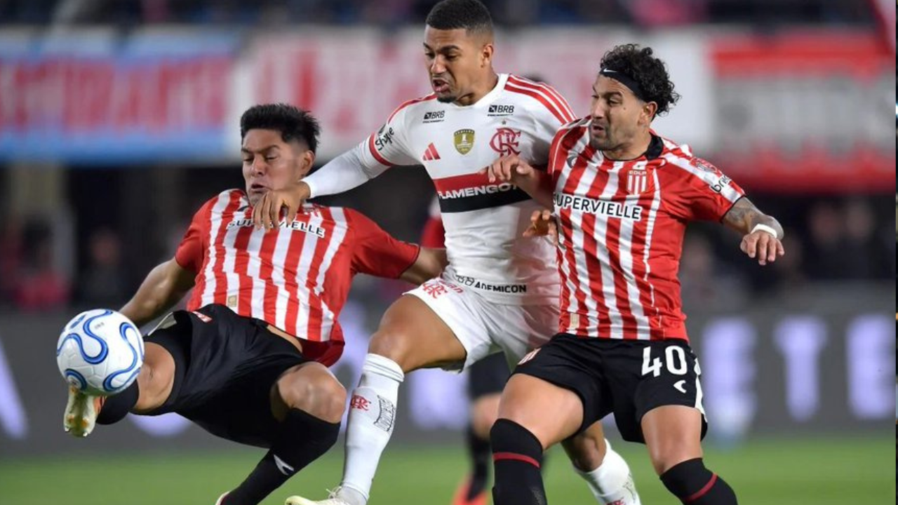 Flamengo sofre em La Plata, segura empate com o Estudiantes e leva decisão para o Maracanã