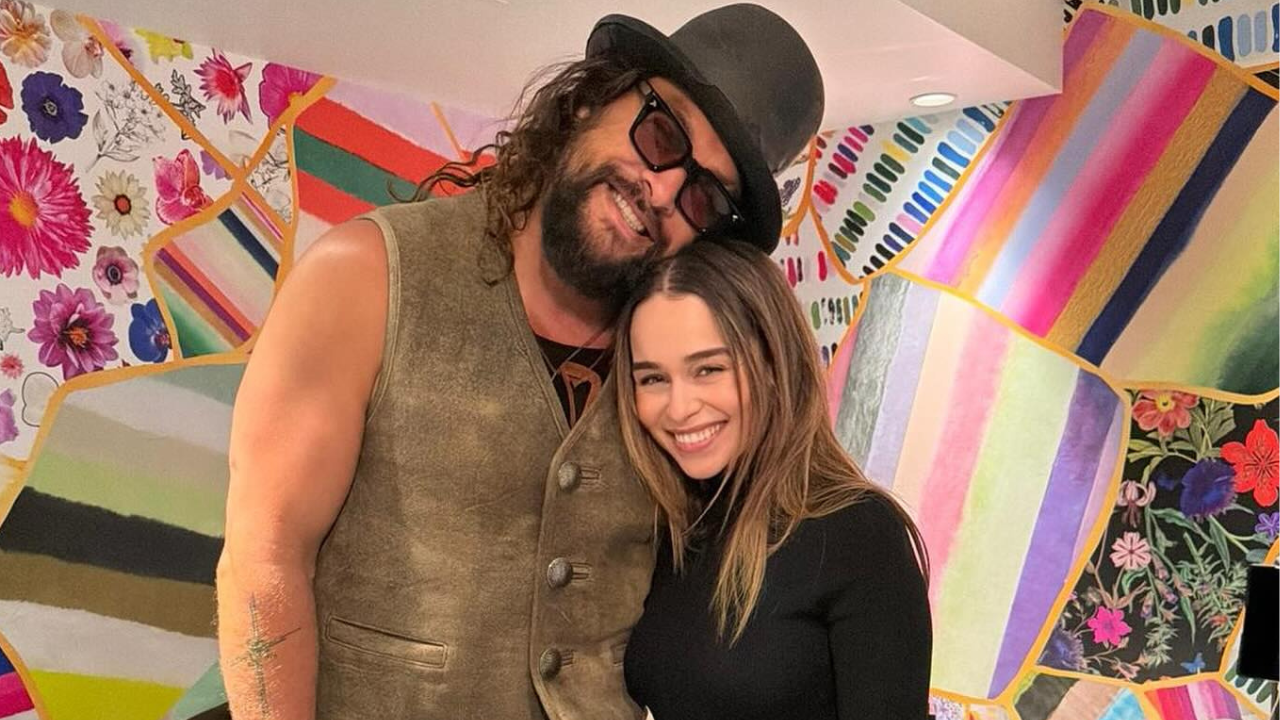 Emilia Clarke e Jason Momoa estrelam nova série