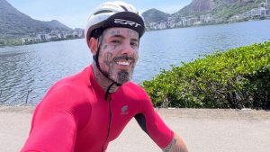 Tico Santa Cruz desabafa sobre saúde mental e alimentação: “Estou perdendo o controle”