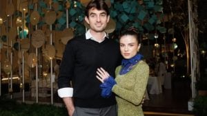 Giulia Be e Conor Kennedy terão casamento de três dias e quatro vestidos