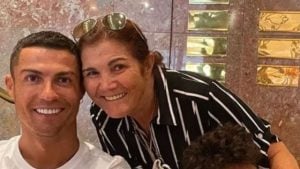 Mãe de Cristiano Ronaldo sai em defesa do filho em meio à crise com Jorge Jesus