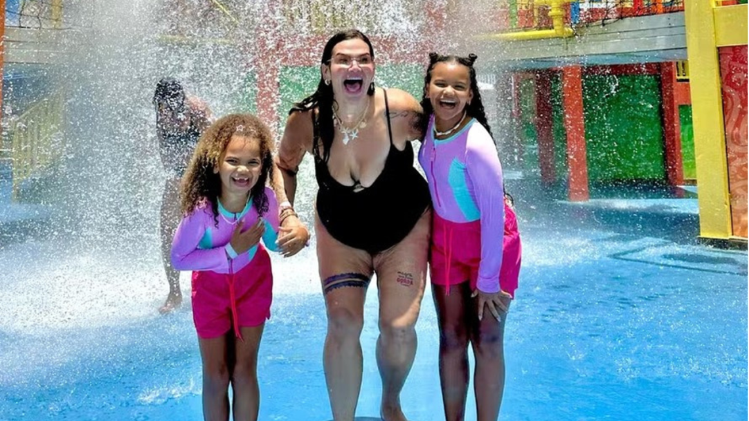 Thais Carla celebra 35 anos em viagem com as filhas no Ceará