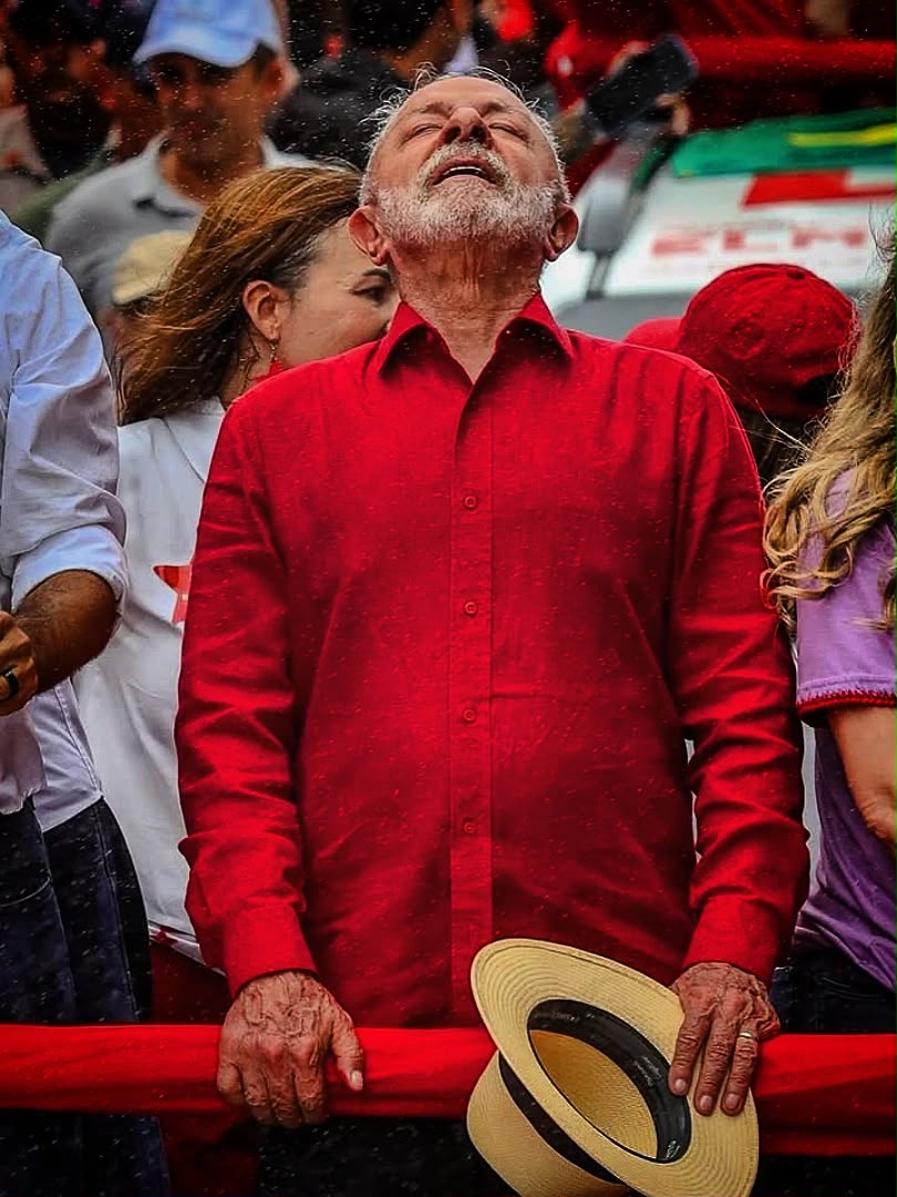 Lula é reeleito presidente com 51,77% dos votos válidos
