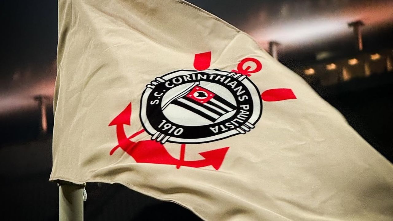 Após demissão de Fernando Diniz, a direção do Corinthians faz sondagens a Fábio Carille e Juan Pablo Vojvoda