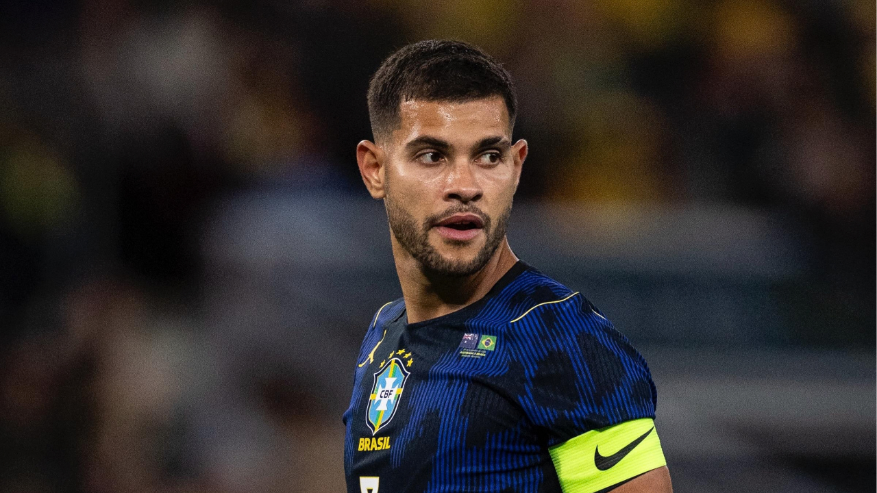 Bruno Guimarães celebra 50 jogos pela Seleção com gol e faixa de capitão