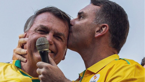 Após 1º turno, Bolsonaro pede autorização a Moraes para visitar Flávio
