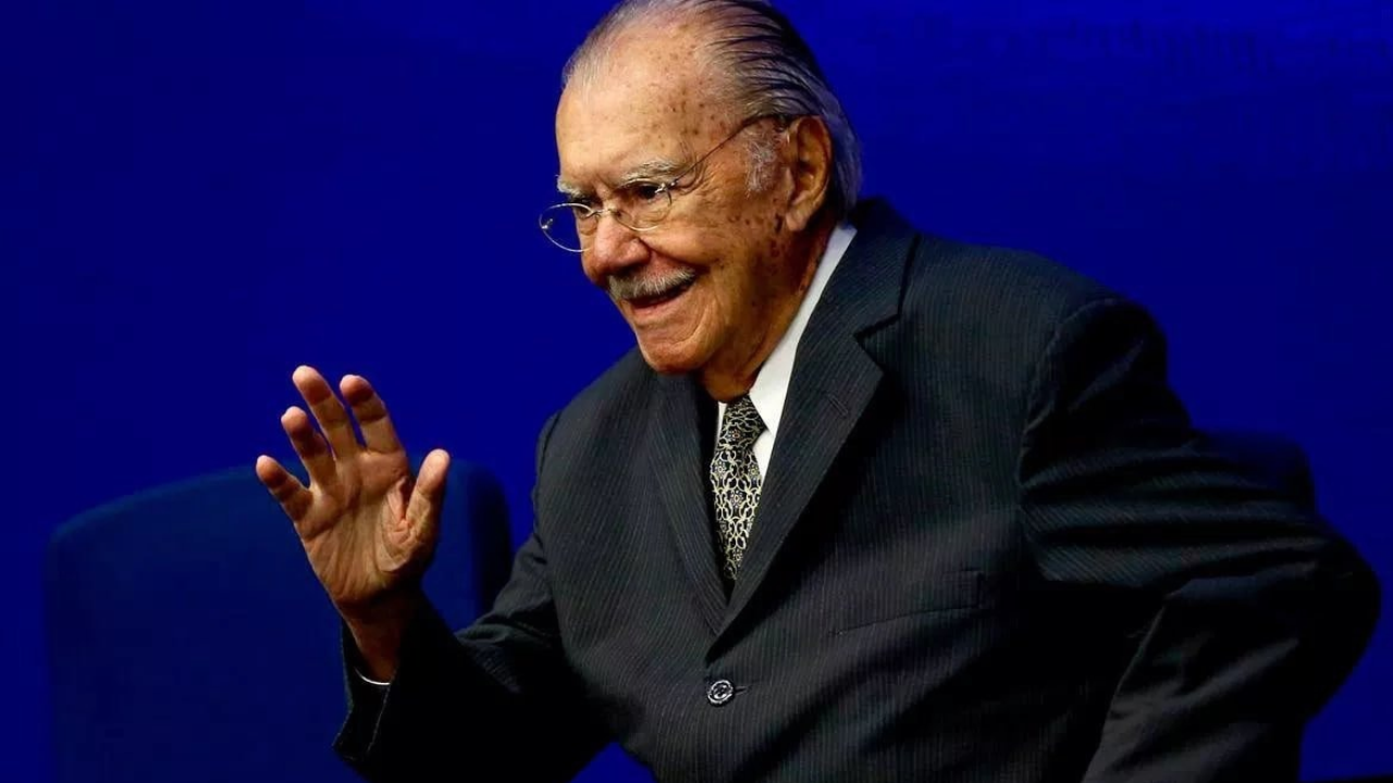 Após nove dias no hospital, José Sarney recebe alta e seguirá em acompanhamento médico