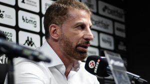 Presidente vascaíno Pedrinho trata celulite facial e não comparece ao jogo decisivo